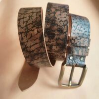 Ремень из кожи текстуры дерева