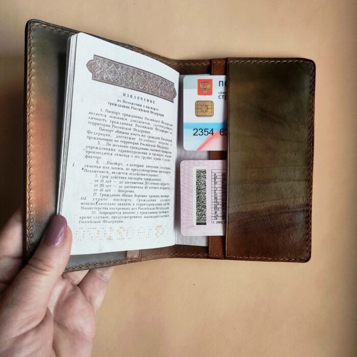 Обложка для паспорта из натуральной кожи с тиснением «Конь-огонь» — изображение 6