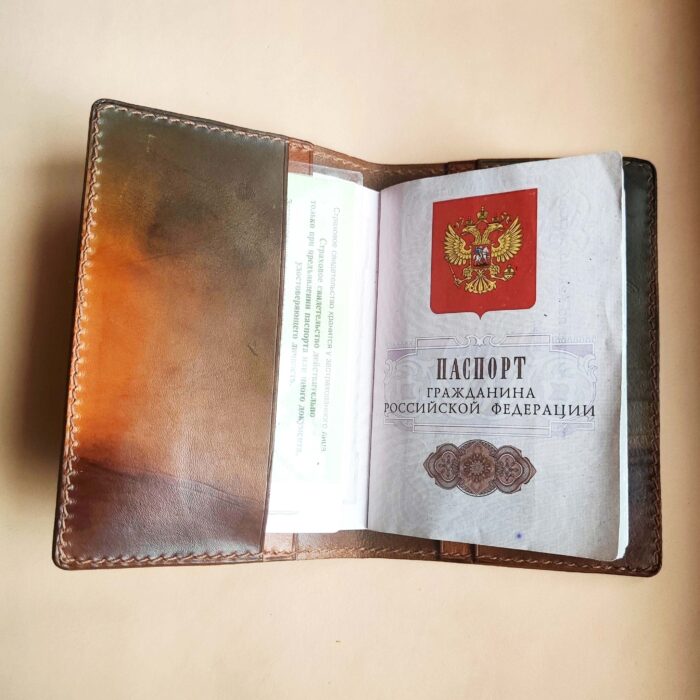 Обложка для паспорта из натуральной кожи с тиснением «Конь-огонь» — изображение 5