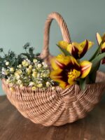 Добро пожаловать в «Плетёный Уют от Елены» — мастерскую, где ваш дом обретает душу и характер.