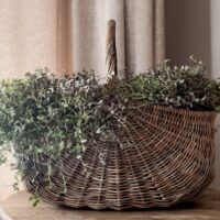 Добро пожаловать в «Плетёный Уют от Елены» — мастерскую, где ваш дом обретает душу и характер.