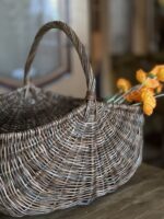 Добро пожаловать в «Плетёный Уют от Елены» — мастерскую, где ваш дом обретает душу и характер.