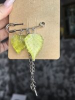 Брошь с подвесками «Листья березы и липы»