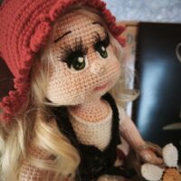 Красная Шапочка - вязанная куколка