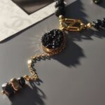 Комплект украшений (колье и серьги) "Грация" из вулканической лавы, гематина и агата. — изображение 2