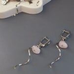 Комплект украшений "Парящие облака" (колье и серьги) из натуральных камней с цепочками — изображение 5