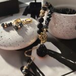 Комплект украшений (колье и серьги) "Грация" из вулканической лавы, гематина и агата. — изображение 6