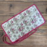 Органайзер для спиц с машинной вышивкой – уют и порядок в вашем рукоделии.