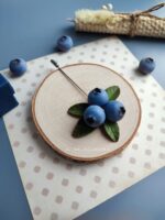 Брошь-игла «Голубика»