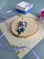 Брошь-игла "Сирень с голубикой" — изображение 4