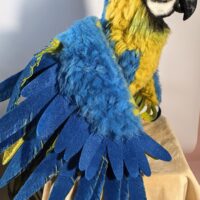 Мягкая игрушка «Попугай Ара» — воплощение экзотики в вашем доме!