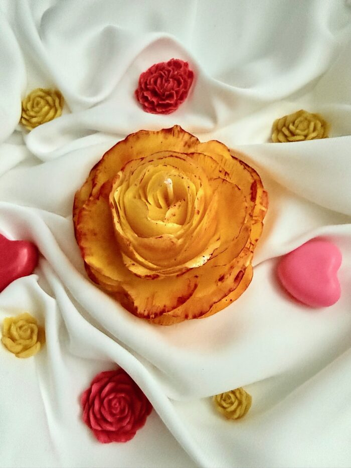 Декоративная свеча-цветок «Роза» ручной работы — изображение 6