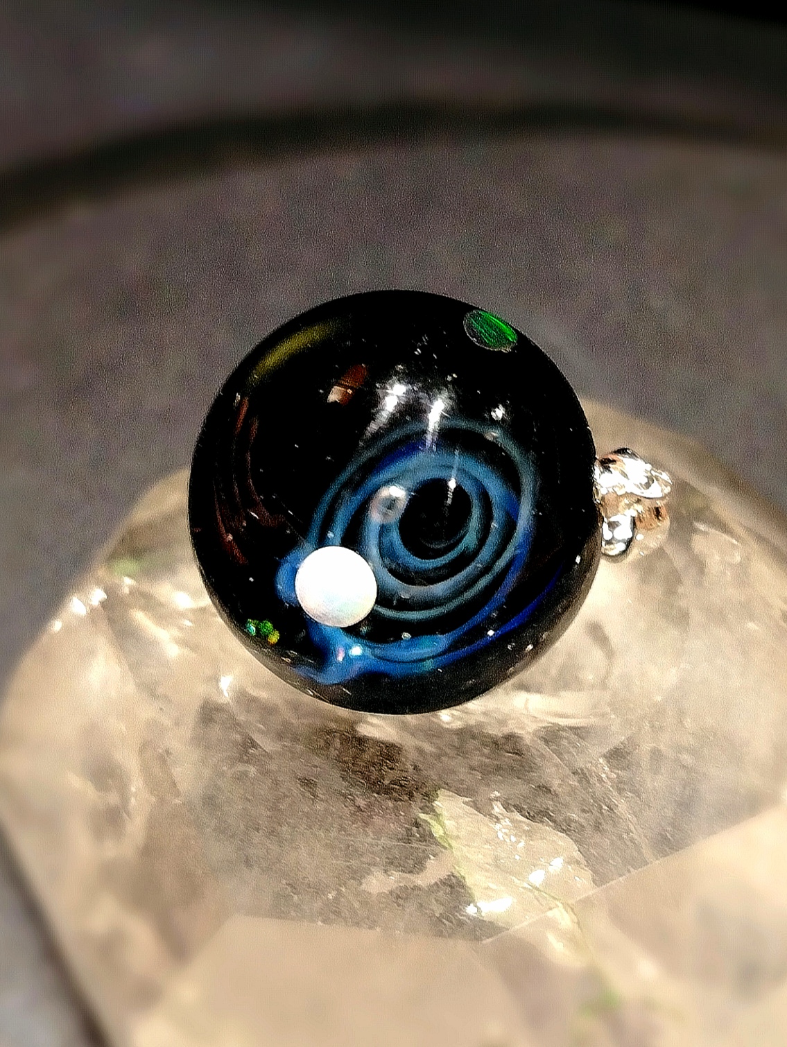 Кулон Вселенная из серии Черный бриллиант Голубая мечта Моя личная магия — уместить бесконечность Галактики на Вашей ладони.