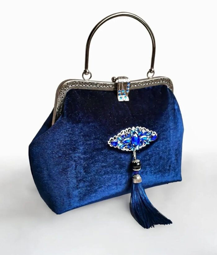 Сумка с фермуаром из темно-синего бархата с кистью — изображение 2
