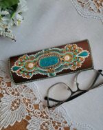 Футляр для очков с точечной росписью, очечник ручной работы на магните — изображение 6