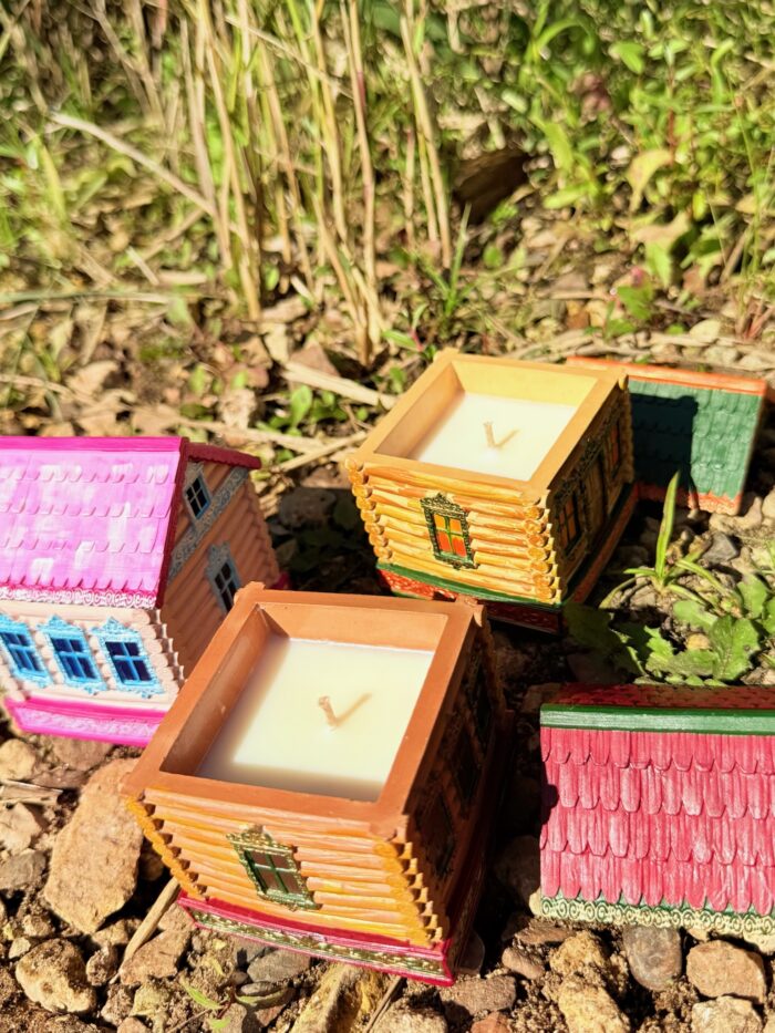 Декоративная ароматическая свеча ручной работы - домик — изображение 5