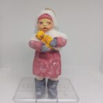 Ватная игрушка "Малышка с мишкой"