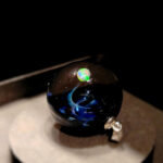 Кулон Вселенский танец, лэмпворк, опалы