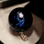 Кулон Вселенский танец, лэмпворк, опалы