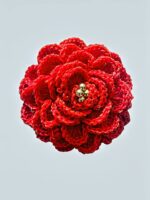 Брошь «Роза»: изящество ручной работы для любого случая.