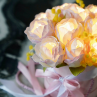 Светильник «Тюльпаны»: весенняя свежесть и мягкий свет в вашем доме.