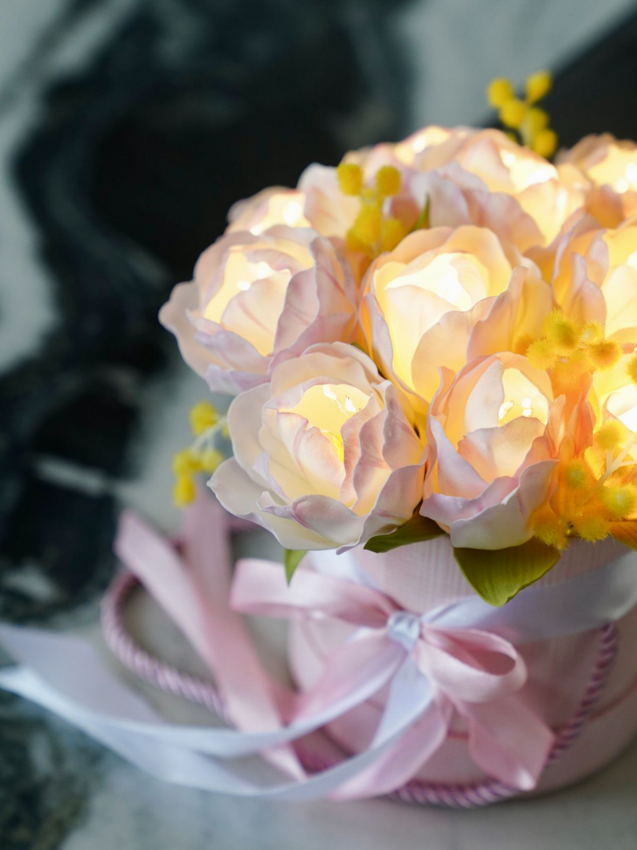 Светильник "Тюльпаны" Светильник «Тюльпаны»: весенняя свежесть и мягкий свет в вашем доме.