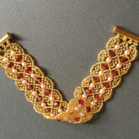 Браслет. Скарапея - украшения ручной работы из кристаллов и бисера.