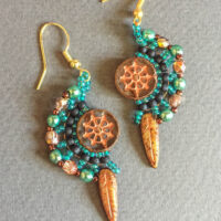 Серьги. Скарапея - украшения ручной работы из кристаллов и бисера.