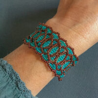 Браслет. Скарапея - украшения ручной работы из кристаллов и бисера.