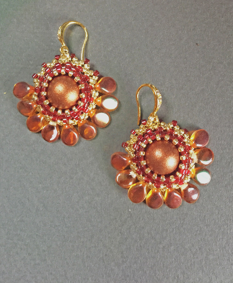 Серьги. Скарапея - украшения ручной работы из кристаллов и бисера.