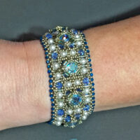 Браслет и кольцо. Скарапея - украшения ручной работы из кристаллов и бисера.