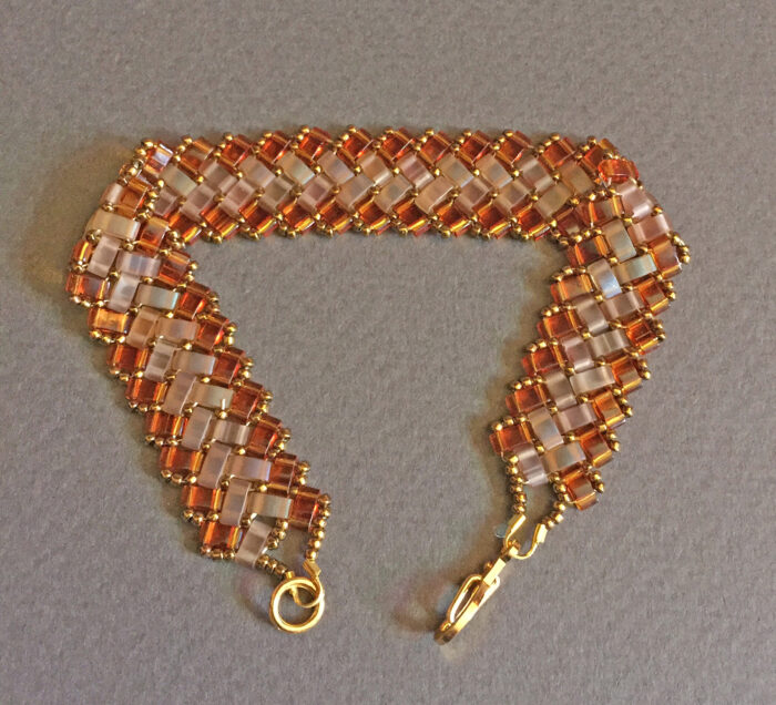 Браслет. Скарапея - украшения ручной работы из кристаллов и бисера.