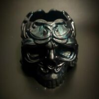 Кашпо-подставка в форме черепа "Обсидиан"