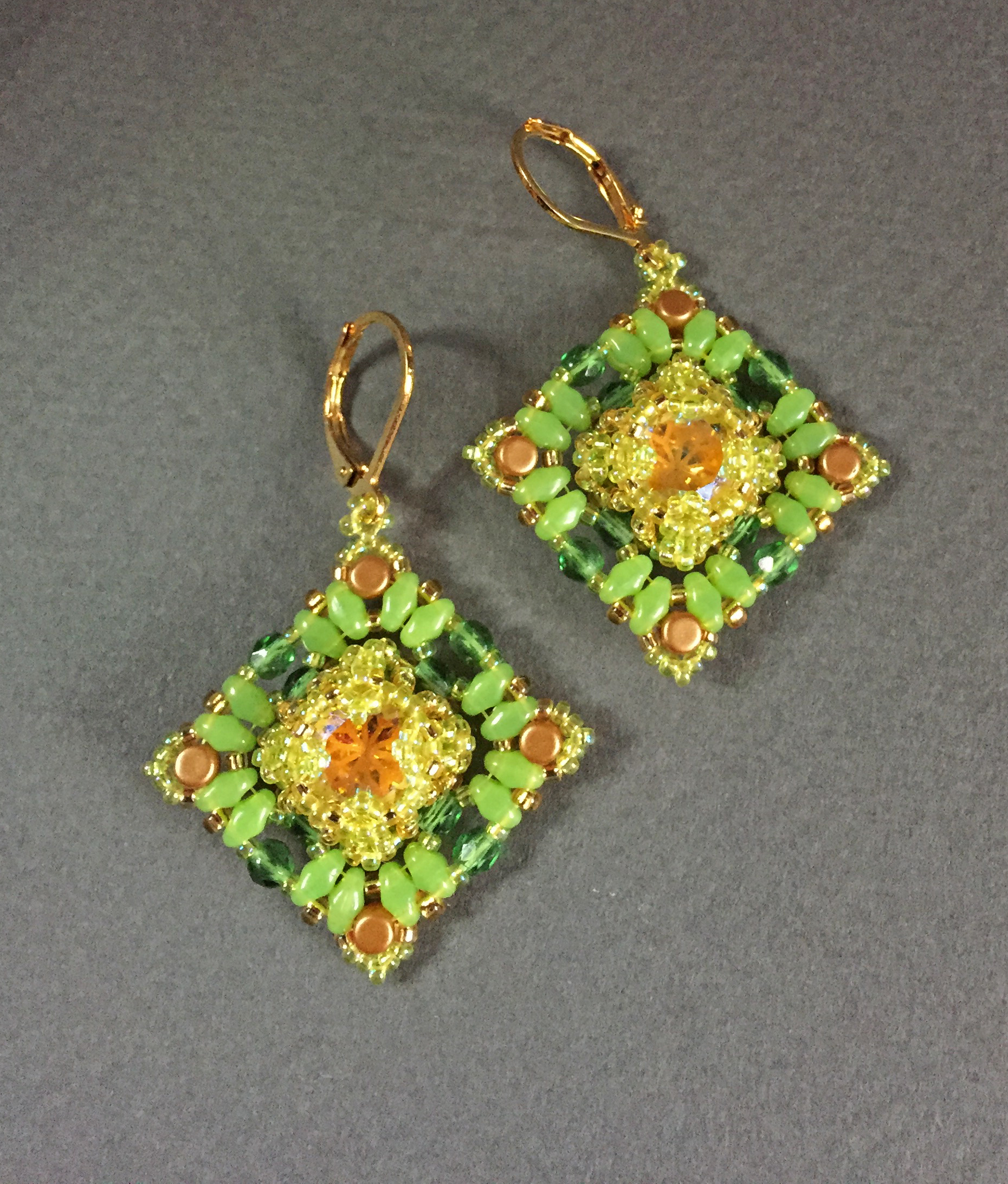 Серьги. Скарапея - украшения ручной работы из кристаллов и бисера.