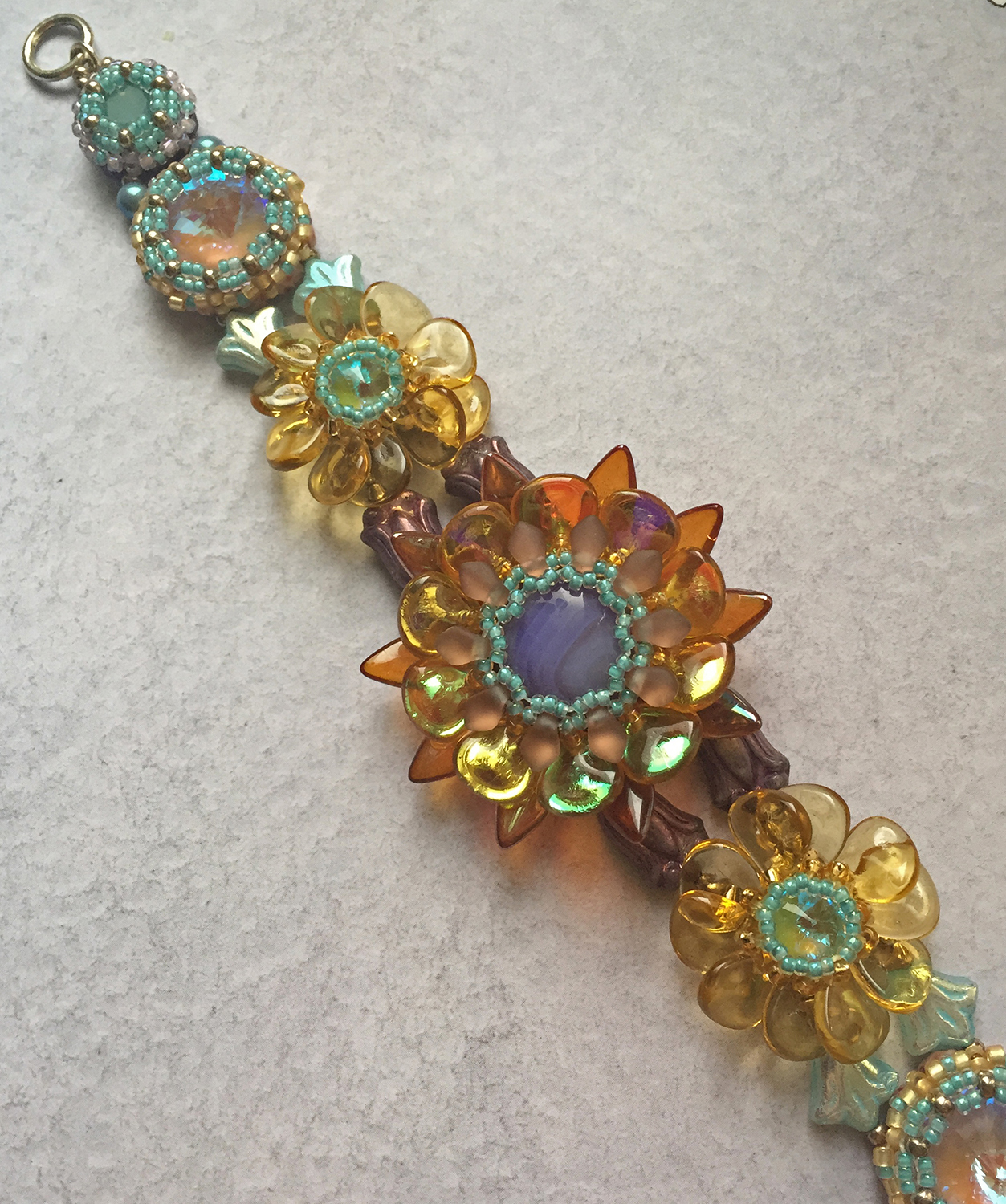 Браслет. Скарапея - украшения ручной работы из кристаллов и бисера.