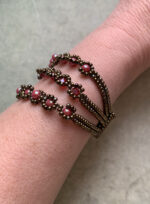 Браслет. Скарапея - украшения ручной работы из кристаллов и бисера.