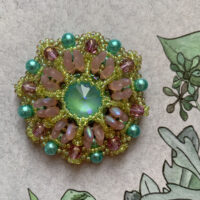 Брошь. Скарапея - украшения ручной работы из кристаллов и бисера.