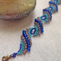 Браслет. Скарапея - украшения ручной работы из кристаллов и бисера.