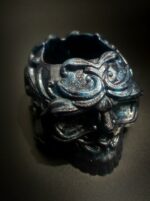 Кашпо-подставка в форме черепа "Бездна"