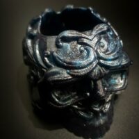 Кашпо-подставка в форме черепа "Бездна"