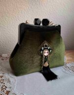 Сумочка вечерняя из бархата с фермуаром