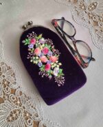 Футляр для очков с объемной вышивкой на фермуаре — изображение 2