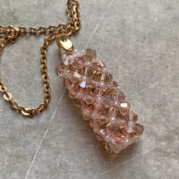 Кулон. Скарапея - украшения ручной работы из кристаллов и бисера.