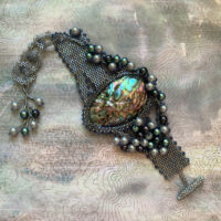 Браслет. Скарапея - украшения ручной работы из кристаллов и бисера.