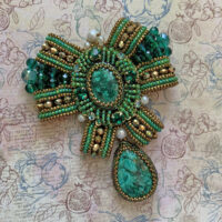 Брошь. Скарапея - украшения ручной работы из кристаллов и бисера.