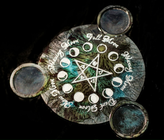 Алтарь "Волчьи ягоды" Алтарь "Волчьи ягоды"