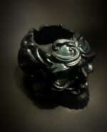 Кашпо-подставка в форме черепа "Обсидиан"