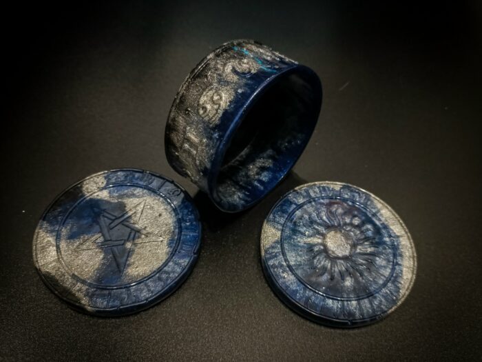 Шкатулка с двумя крышками с символами из эпоксидной смолы — изображение 10