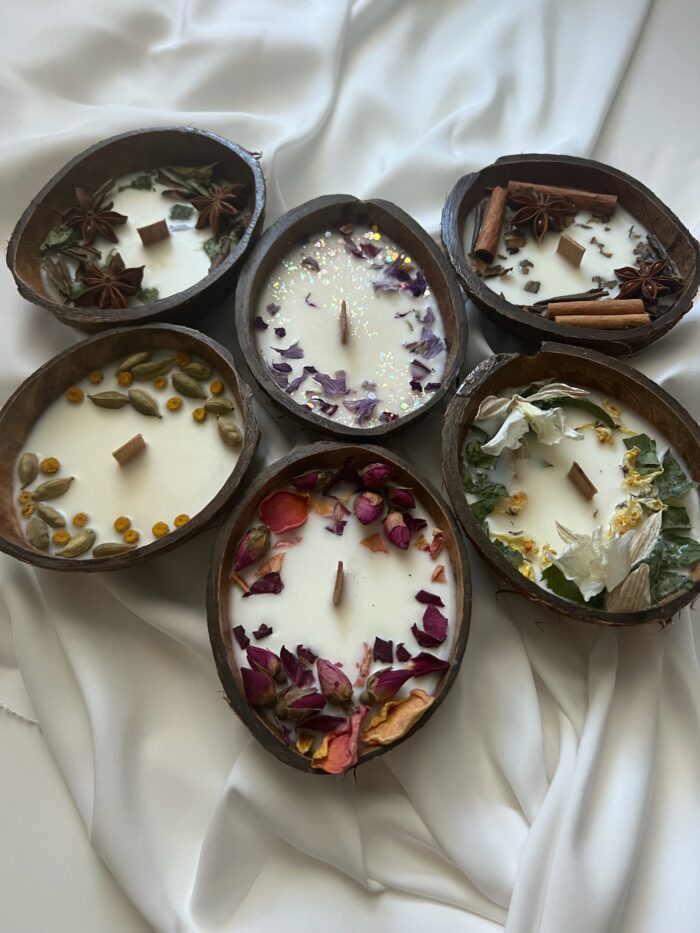 Декоративная ароматическая свеча в кокосовой скорлупе ручной работы — изображение 10