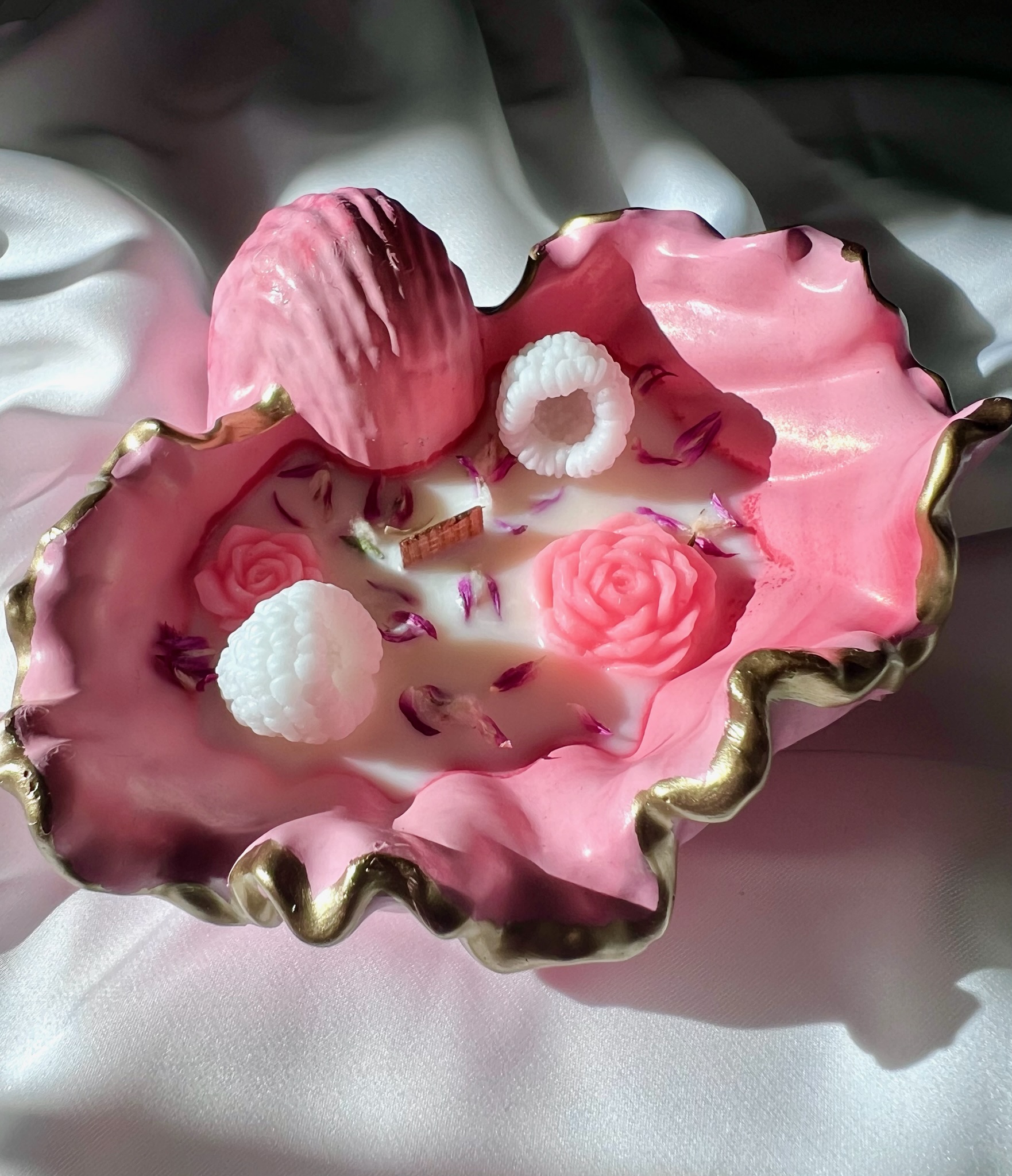 Декоративная ароматическая свеча «Ракушка» ручной работы — изображение 1